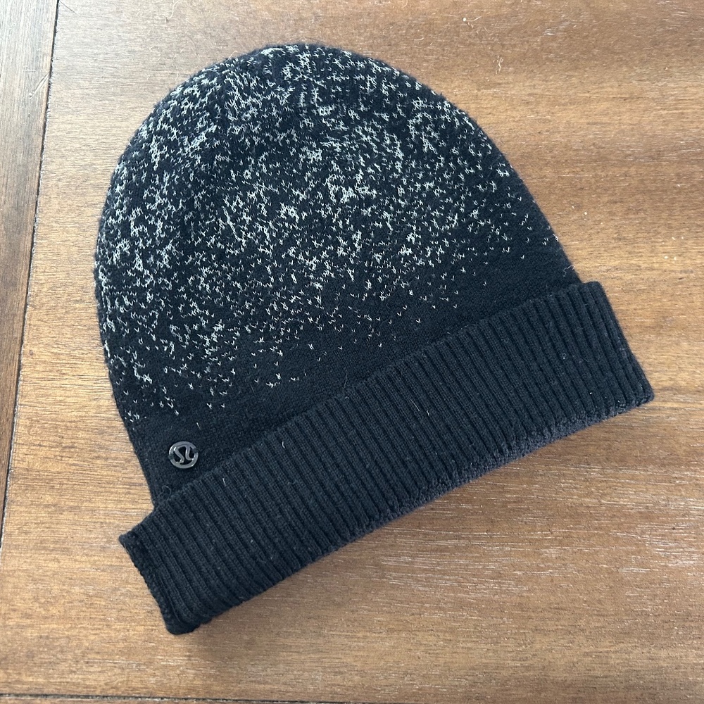 LULULEMON BLACK GREY WOOL OMBRE KNIT BEANIE WOMEN'S